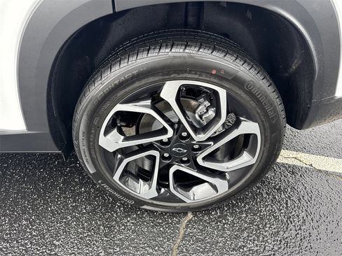 Used 2025 Chevrolet Trax RS w/ Driver Confidence Package image 20