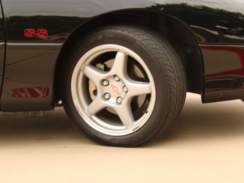 Used 1999 Chevrolet Camaro Z28 w/ SS Performance/Appearance Pkg RWD image 35
