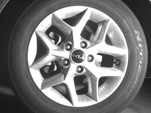 Used 2025 Kia Soul LX w/ LX Technology Package image 17