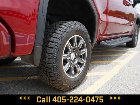 Used 2025 GMC Sierra 1500 AT4 w/ AT4 Premium Package AWD/4WD image 9