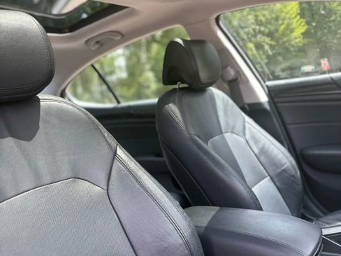 Used 2016 Kia Cadenza Premium image 31