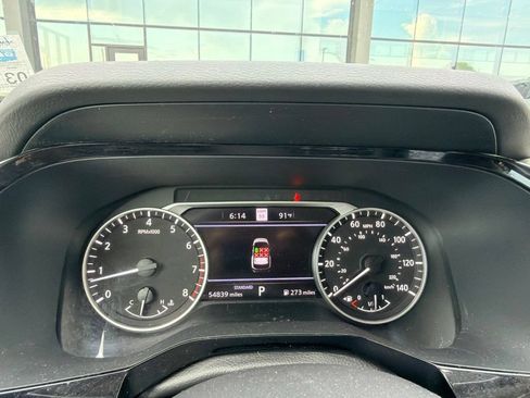 Used 2023 Nissan Pathfinder SL w/ Black Appearance Package FWD image 6