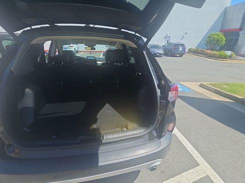 Used 2020 Ford Escape Titanium image 8