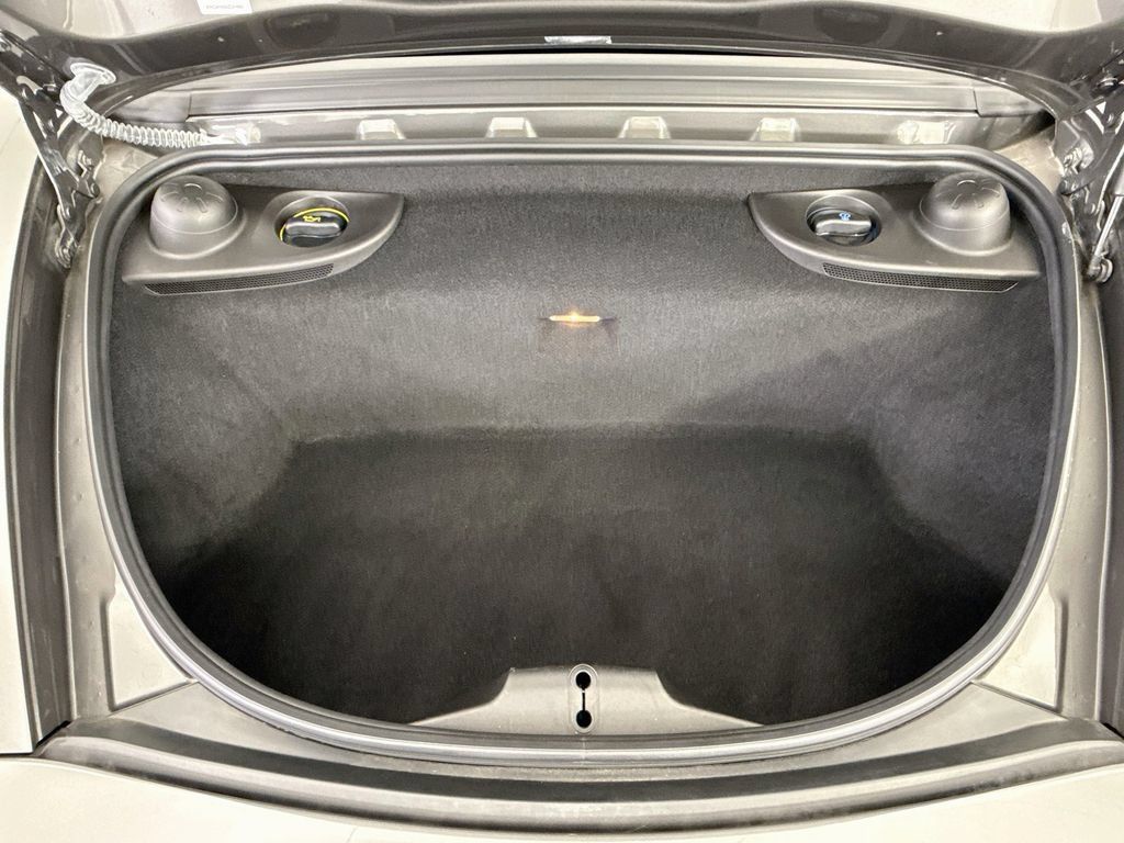 Used 2018 Porsche 718 Boxster RWD image 23