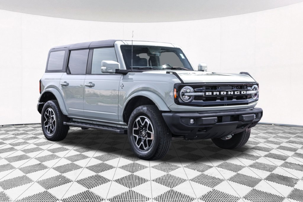 Used 2022 Ford Bronco Outer Banks AWD/4WD image 11