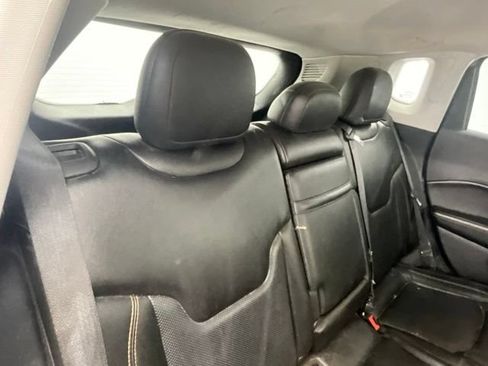 Used 2018 Jeep Compass Limited AWD/4WD image 13
