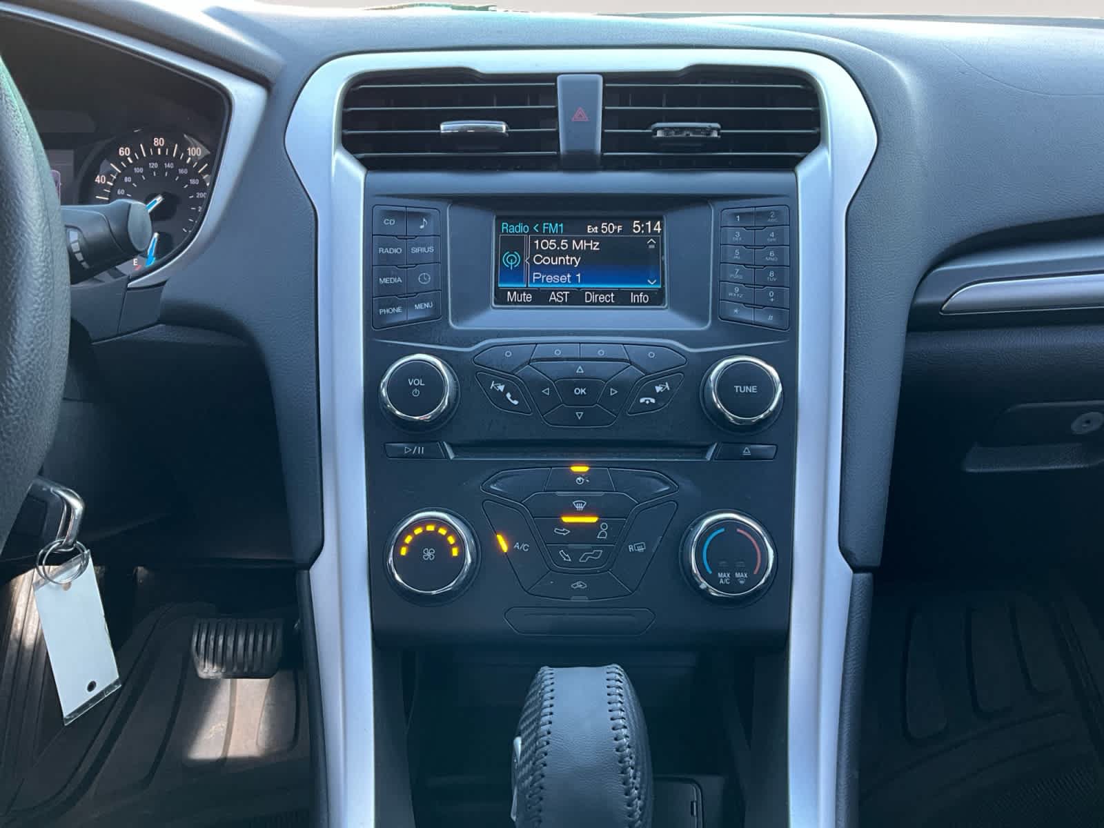 Used 2013 Ford Fusion SE FWD image 11