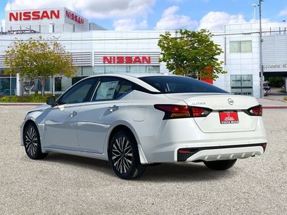 New 2025 Nissan Altima 2.5 SV