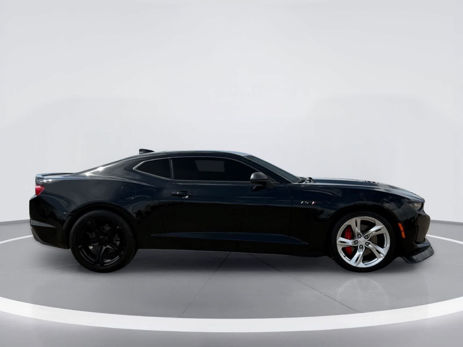 Used 2021 Chevrolet Camaro LT RWD image 10