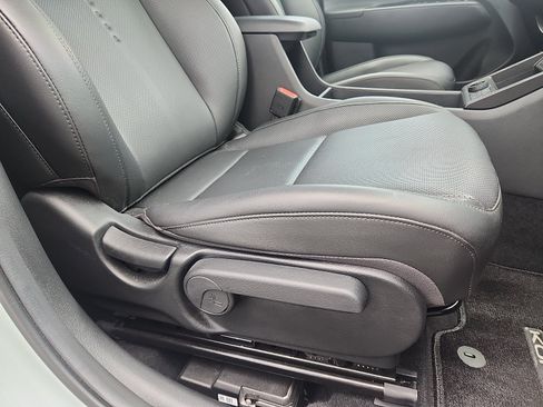 Used 2024 Hyundai Kona Limited AWD/4WD image 34