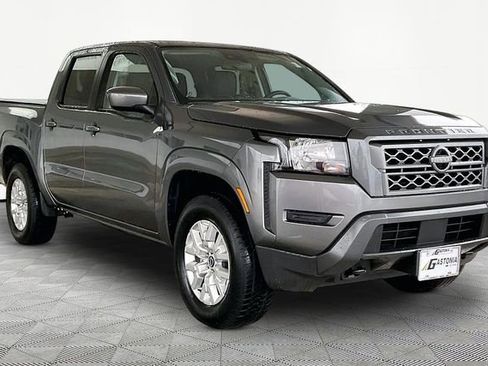 Used 2023 Nissan Frontier SV image 1
