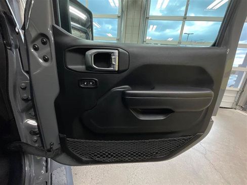 Used 2019 Jeep Wrangler Unlimited Sport S AWD/4WD image 26
