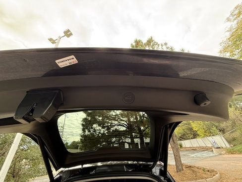 Used 2024 Tesla Model Y Long Range image 23