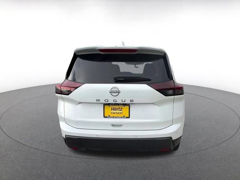 Used 2026 Nissan Rogue SV FWD image 12