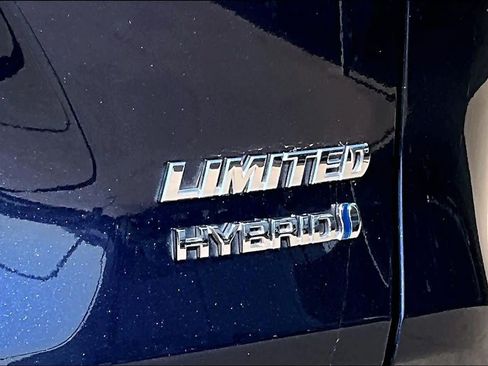 Used 2023 Toyota RAV4 Limited AWD/4WD image 29