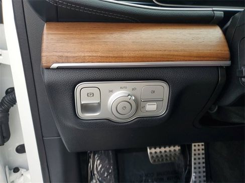 Used 2025 Mercedes-Benz GLS 450 4MATIC image 26