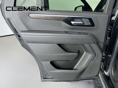 Used 2025 Chevrolet Tahoe Z71 AWD/4WD image 30