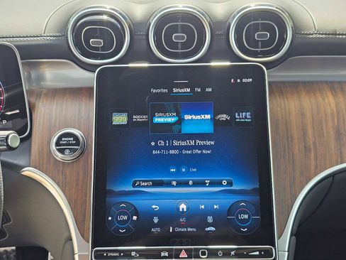 Used 2026 Mercedes-Benz GLC 300 image 25