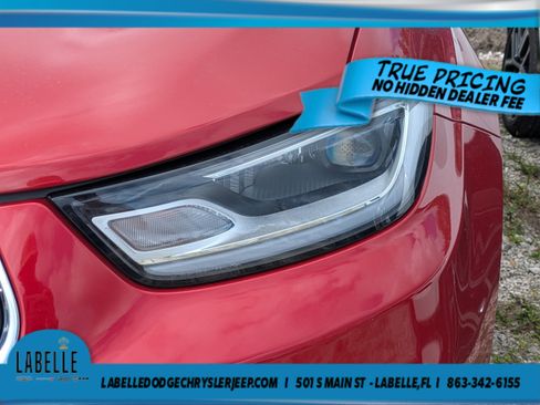 Used 2025 Chrysler Pacifica Select AWD/4WD image 5