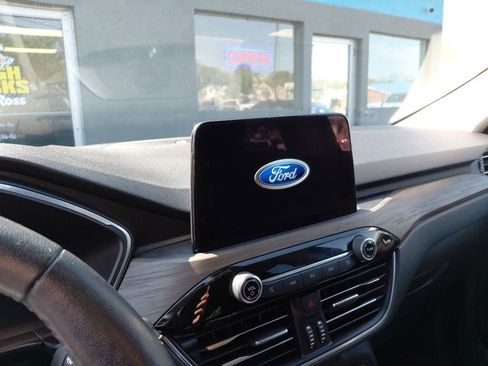 Used 2020 Ford Escape Titanium AWD/4WD image 21