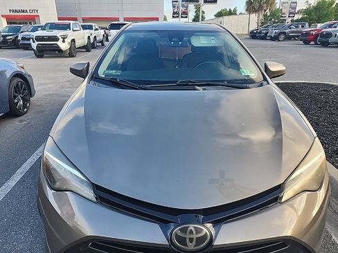 Used 2018 Toyota Corolla LE w/ Carpet Mat Package (TMS) FWD image 4