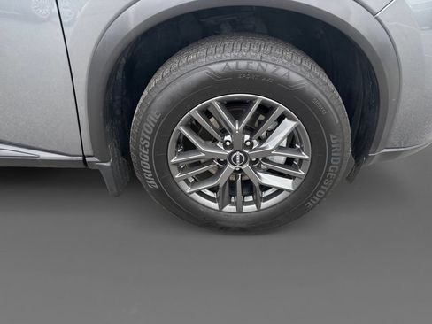 Used 2025 Nissan Rogue S FWD image 16