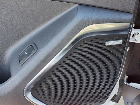 New 2026 GMC Acadia Elevation w/ Elevation Premium Package FWD image 14