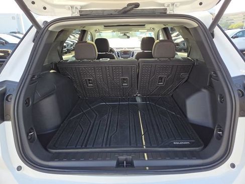 Used 2024 Chevrolet Equinox LT w/ LPO, Floor Liner Package FWD image 18