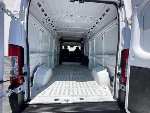 Used 2024 RAM ProMaster 2500 w/ Convenience Group FWD image 28