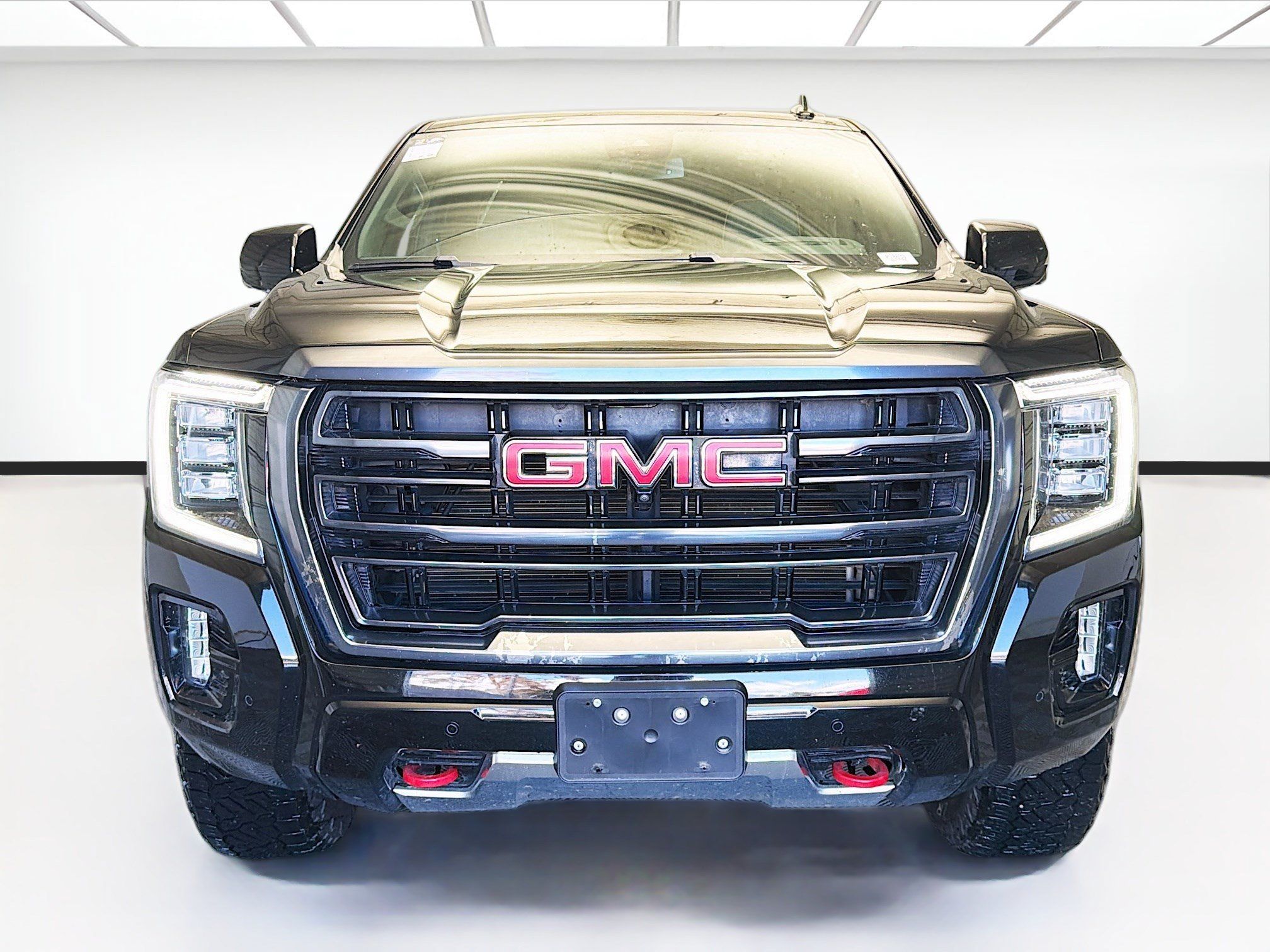 Used 2024 GMC Yukon XL AT4 w/ AT4 Premium Plus Package AWD/4WD image 2