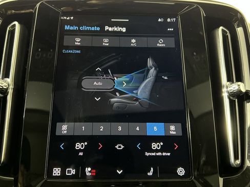 Certified 2025 Volvo XC40 B5 Plus image 18