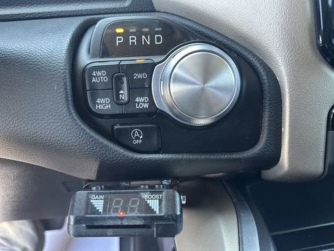 Used 2022 RAM 1500 Laramie AWD/4WD image 18