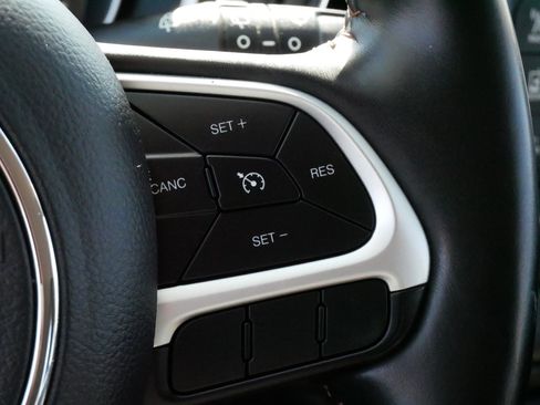 Used 2018 Jeep Compass Latitude AWD/4WD image 26