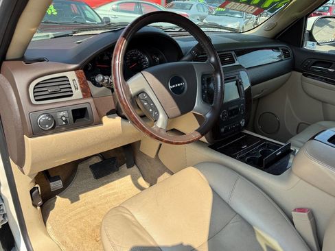 Used 2010 GMC Yukon Denali image 16