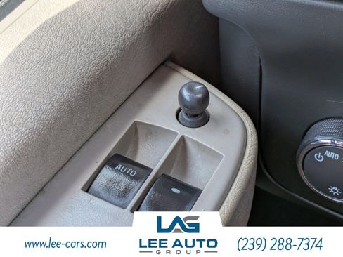 Used 2022 Chevrolet Express 3500 Extended w/ Driver Convenience Package RWD image 19