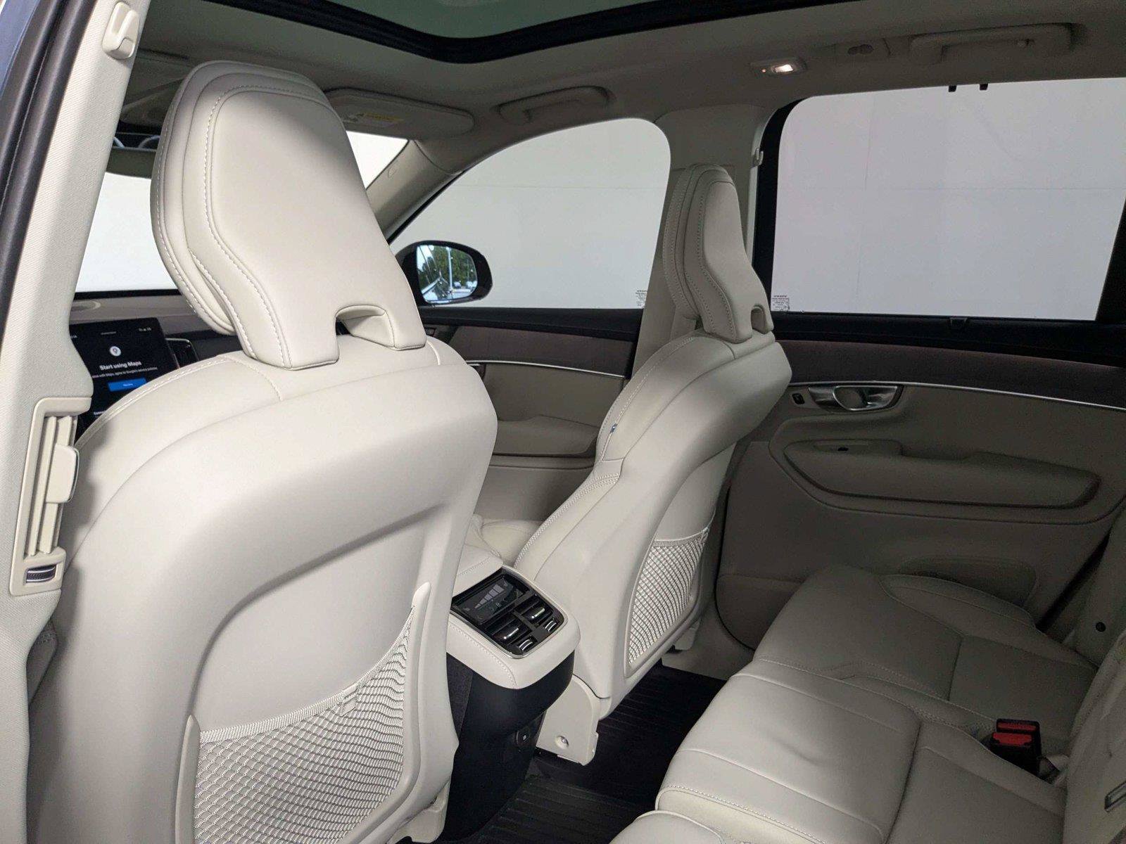 Used 2026 Volvo XC90 B6 Ultra w/ Protection Package Premier AWD/4WD image 36