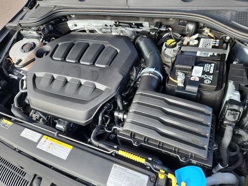 Used 2022 Volkswagen GTI SE image 15