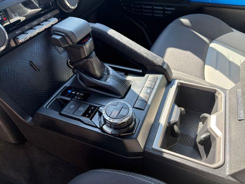 Used 2025 Toyota Tacoma TRD Off-Road image 38