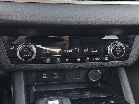 Used 2025 Mitsubishi Outlander SE AWD/4WD image 15