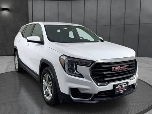 Used 2024 GMC Terrain SLE FWD image 4