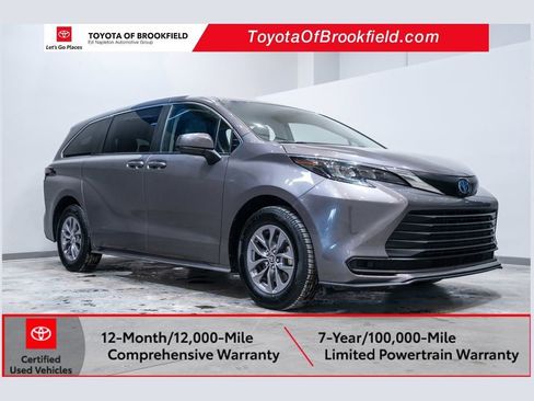 Certified 2024 Toyota Sienna LE image 1