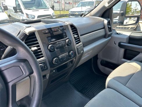 Used 2018 Ford F250 XL w/ Power Equipment Group RWD image 32