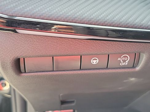 Certified 2025 Nissan Kicks SR FWD image 29
