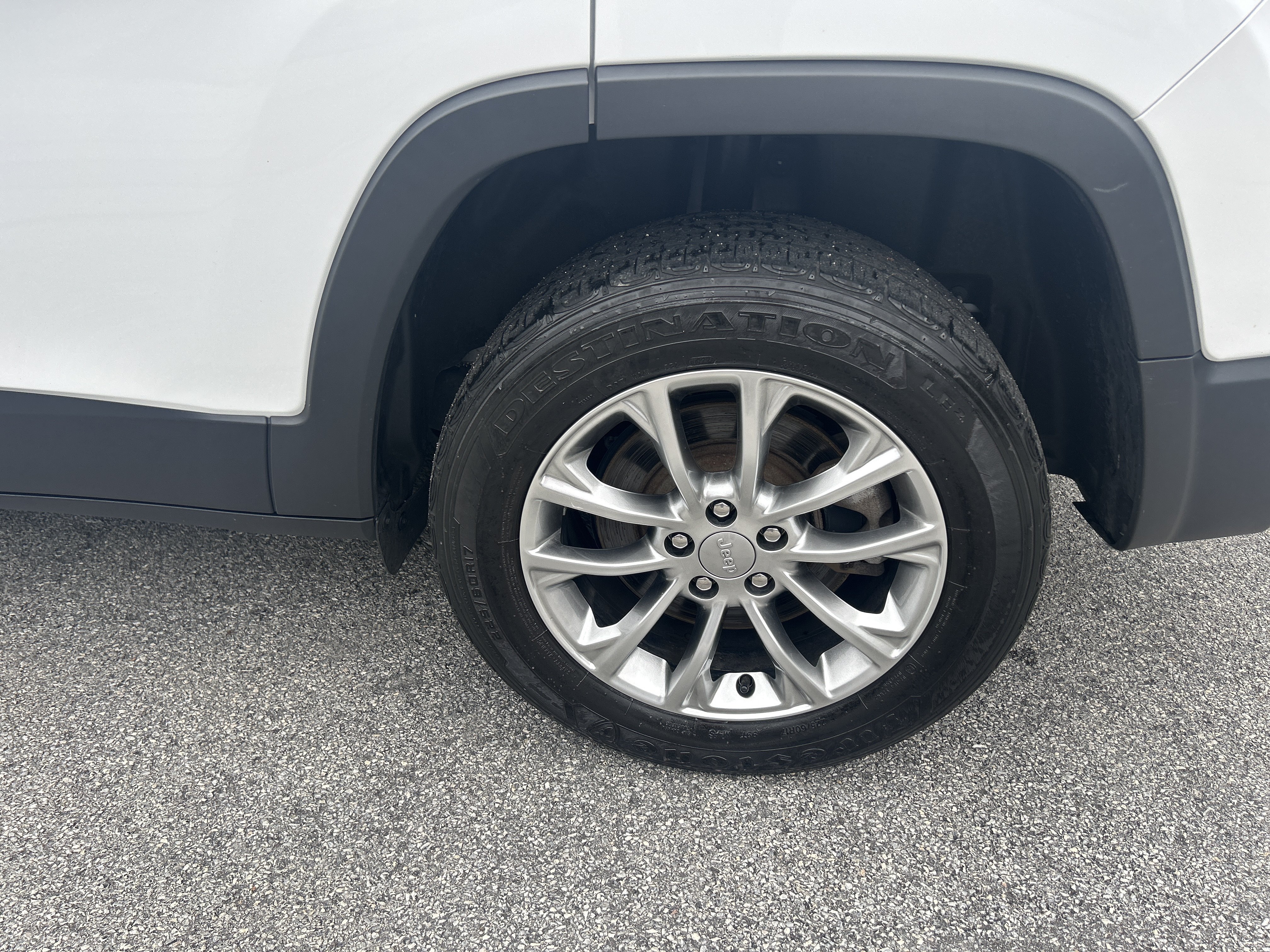 Certified 2022 Jeep Cherokee Latitude Lux FWD image 10