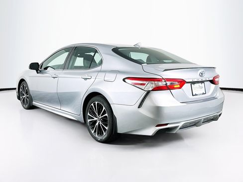 Used 2020 Toyota Camry SE w/ Convenience Package FWD image 5