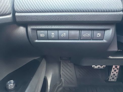 Used 2025 Toyota Camry SE FWD image 15