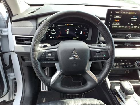 Used 2025 Mitsubishi Outlander SEL FWD image 8
