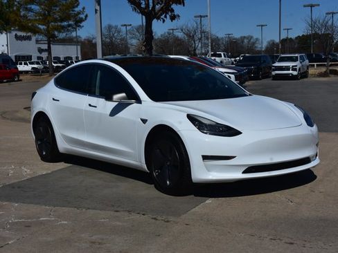 Used 2020 Tesla Model 3 image 3