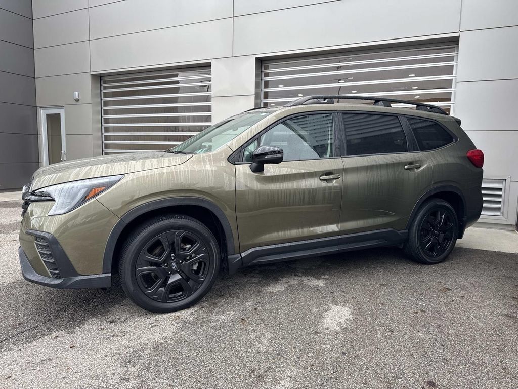 Used 2023 Subaru Ascent Onyx Edition AWD/4WD image 3