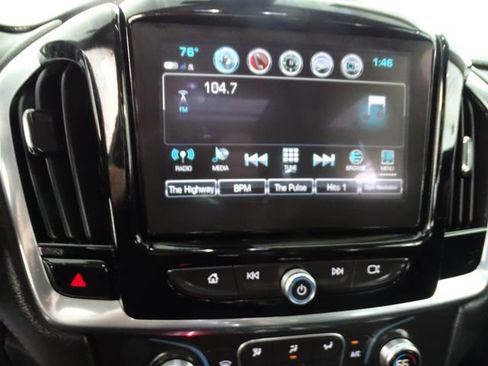 Used 2019 Chevrolet Traverse LT w/ LT Premium Package AWD/4WD image 16